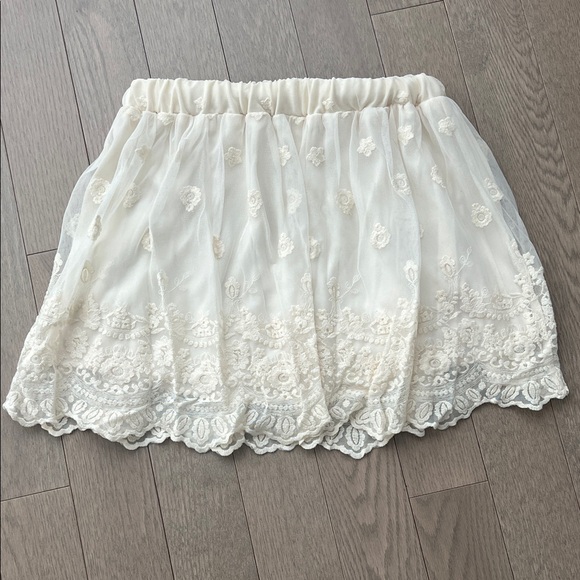 Forever 21 Cream Lace Mini Skirt - Picture 5 of 6